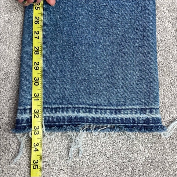 Good American Jeans - Picture 8 of 9